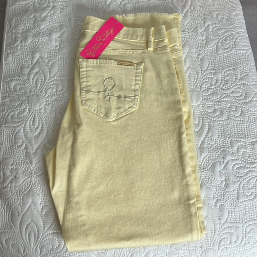 NWT Lilly Pulitzer South Ocean Skinny Jean in Lemon Wedge, Size 10.